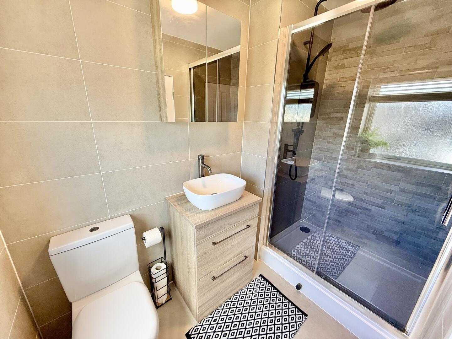 Queen's Place, Kilwinning